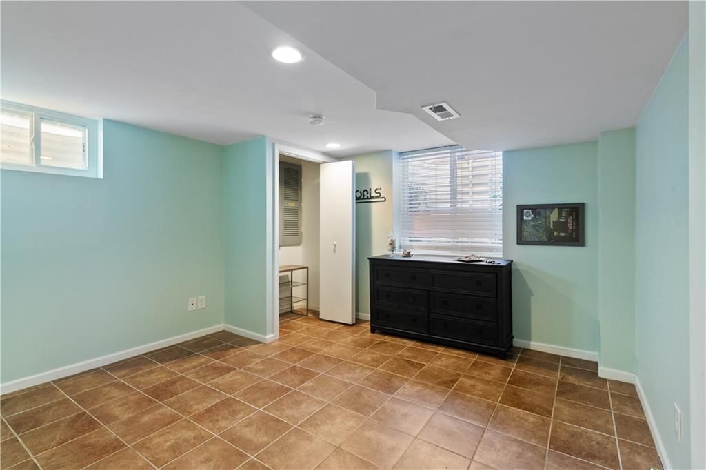 1204 W 70th Terrace — photo 28