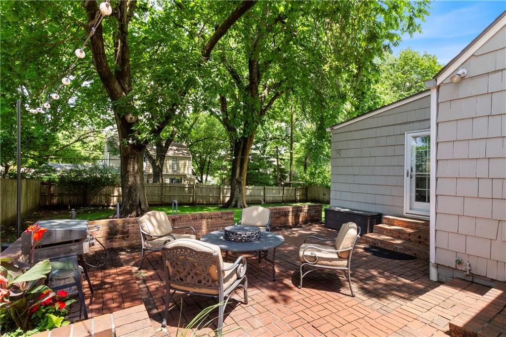 1204 W 70th Terrace — photo 33