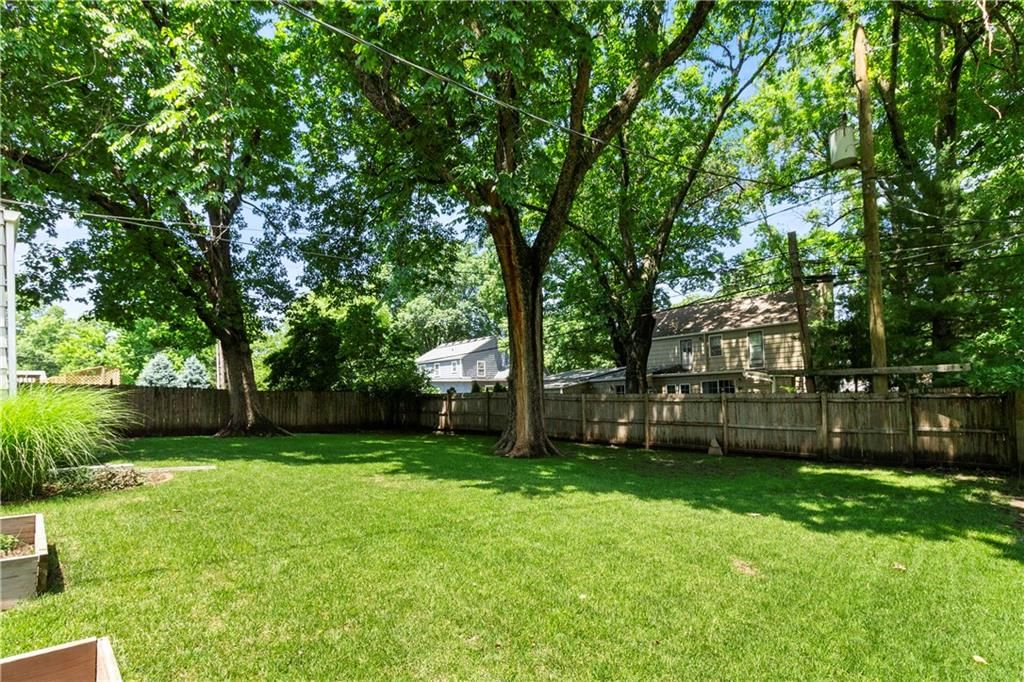 1204 W 70th Terrace — photo 35