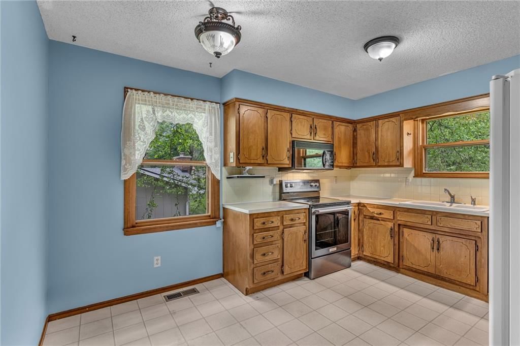 1916 Atchison Avenue — photo 17