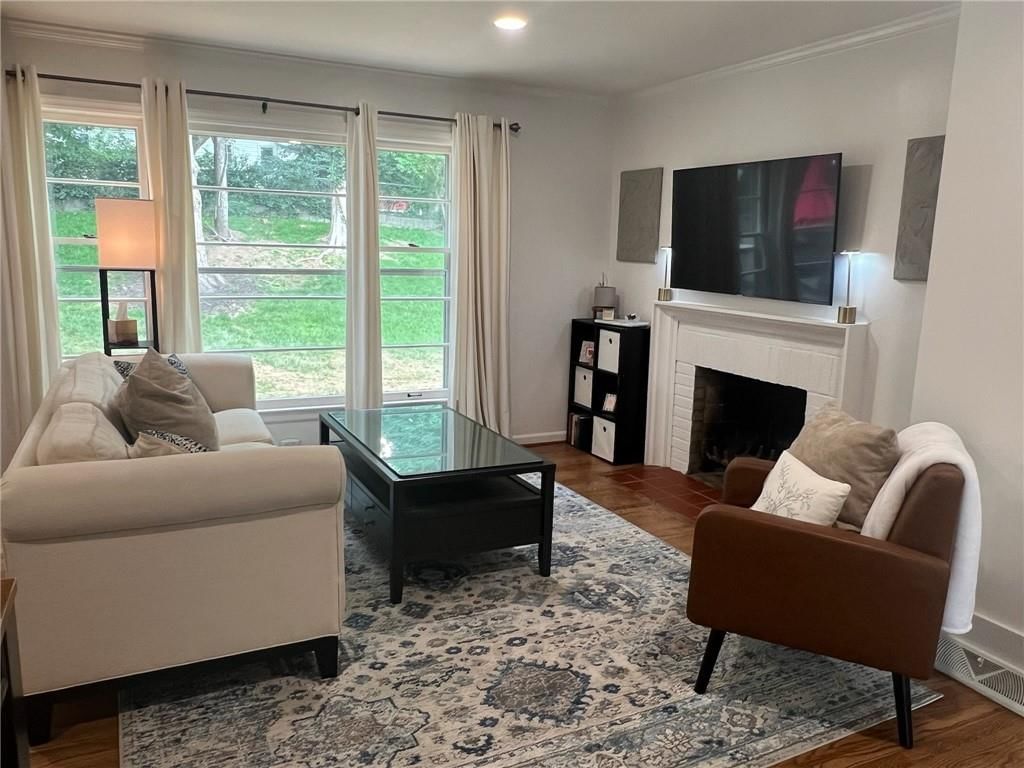 8901 BELLEVIEW Avenue — photo 4