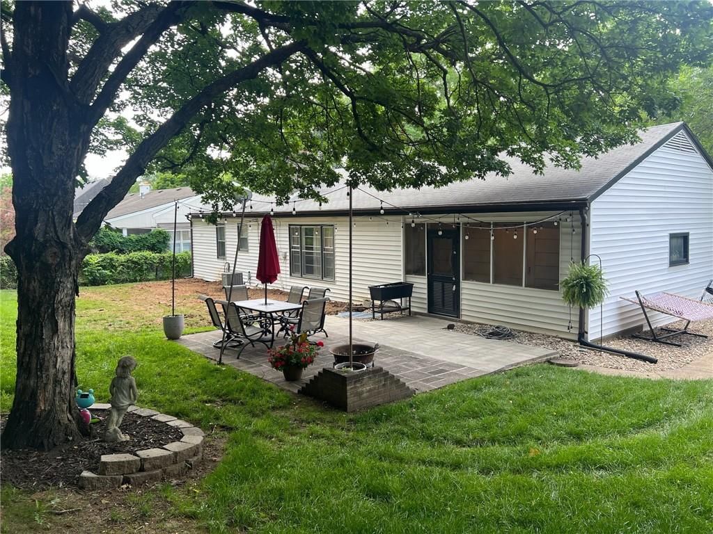 8901 BELLEVIEW Avenue — photo 21