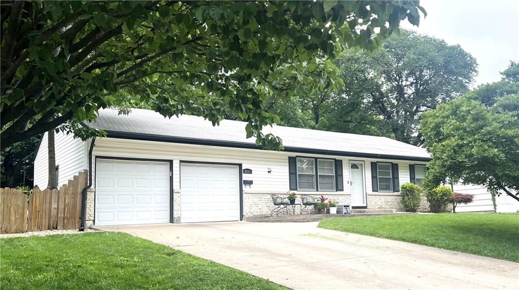 8901 BELLEVIEW Avenue — photo 22
