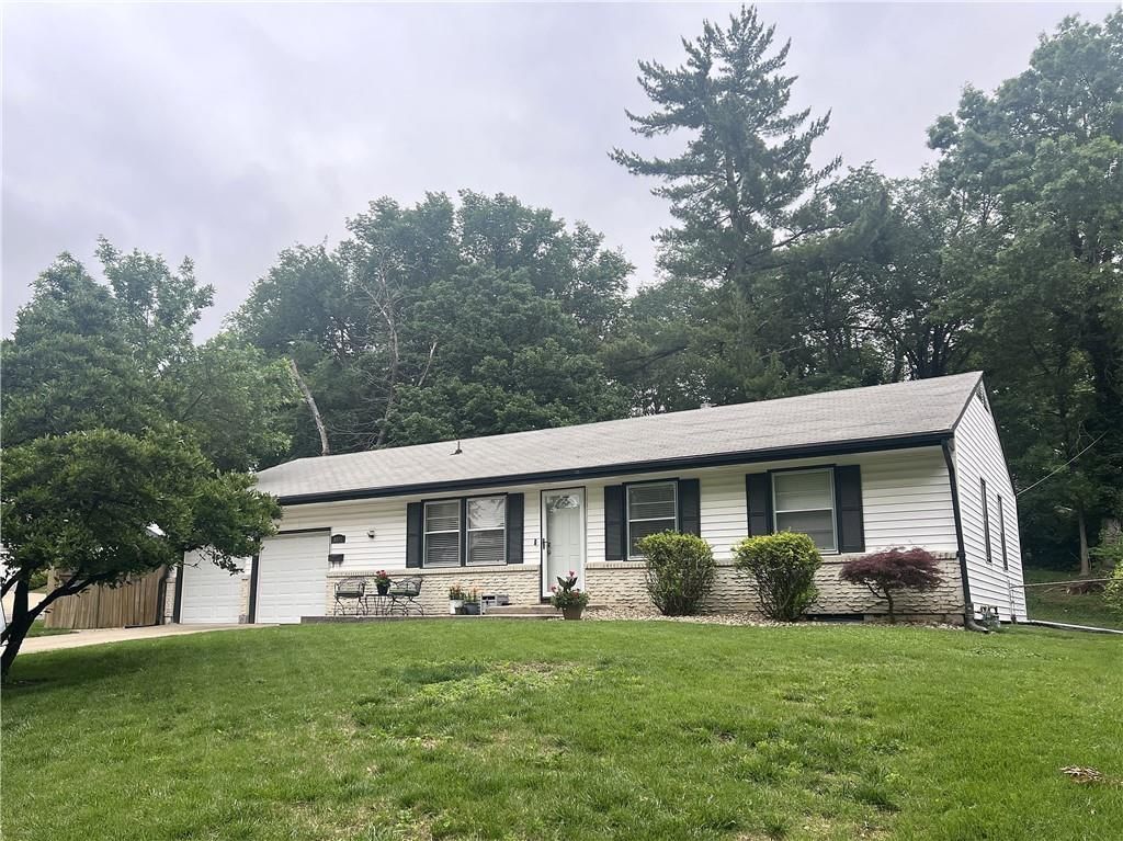 8901 BELLEVIEW Avenue — photo 23