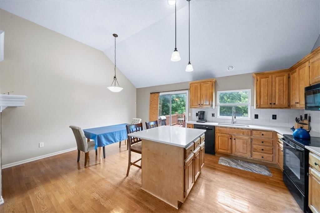 20669 W 124TH Terrace — photo 9