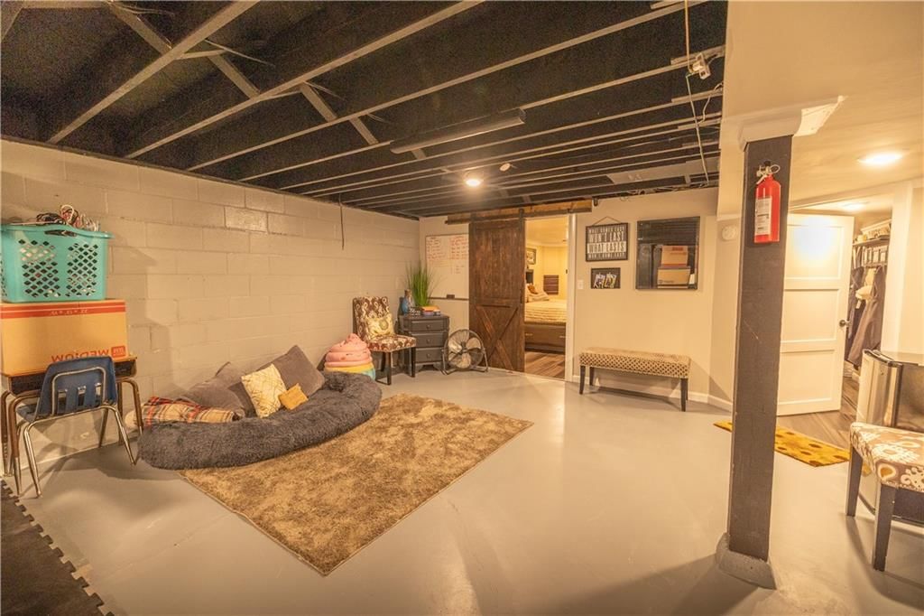 207 W 2nd Street — photo 11