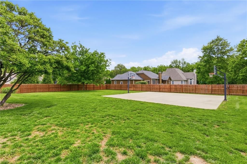 219 Brookside Drive — photo 95