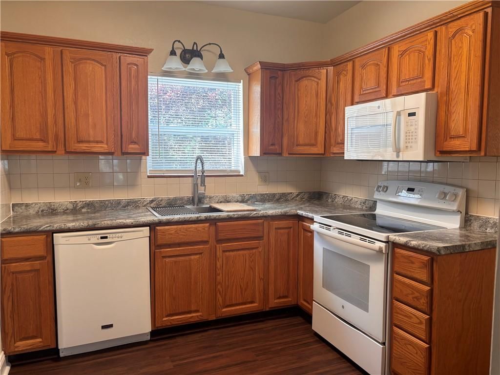4007 Clark Avenue — photo 16