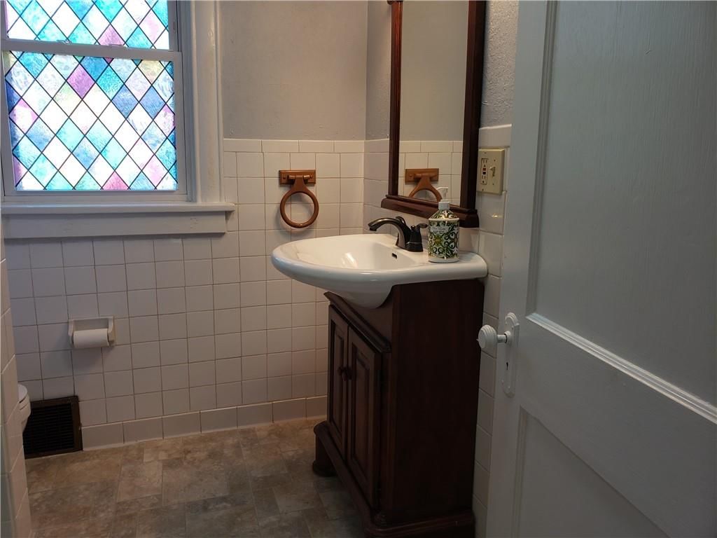 4007 Clark Avenue — photo 29