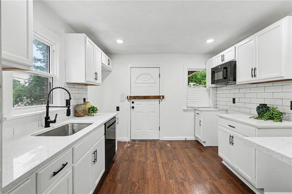 1133 E 75th Street — photo 10