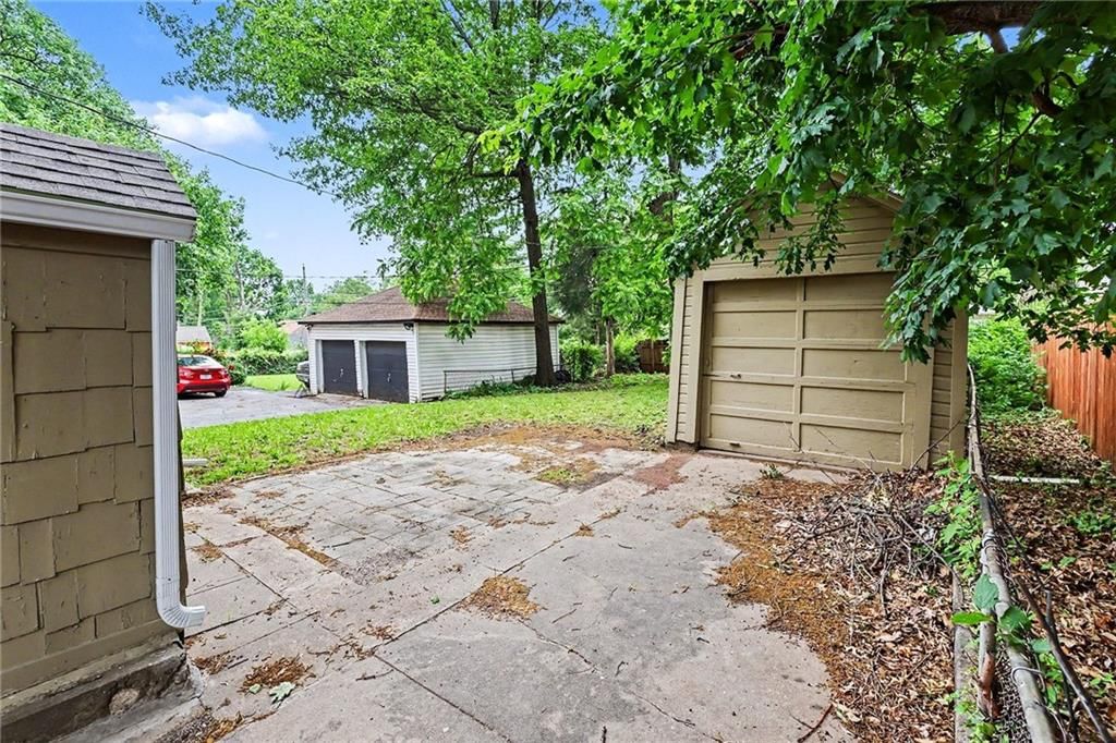 1133 E 75th Street — photo 24