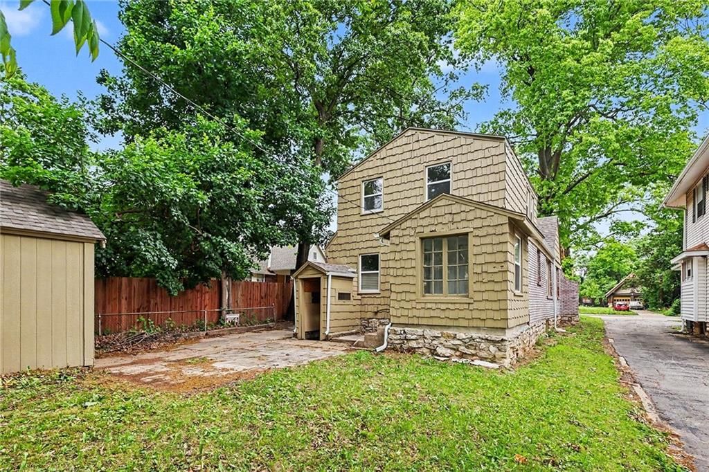 1133 E 75th Street — photo 26