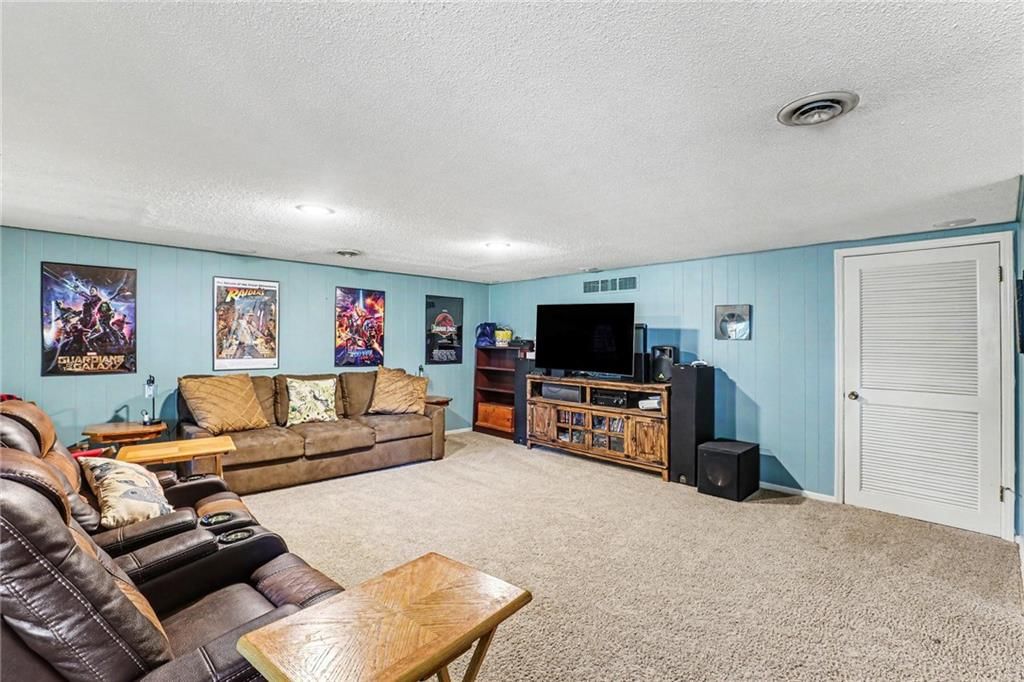 2103 Continental Avenue — photo 29