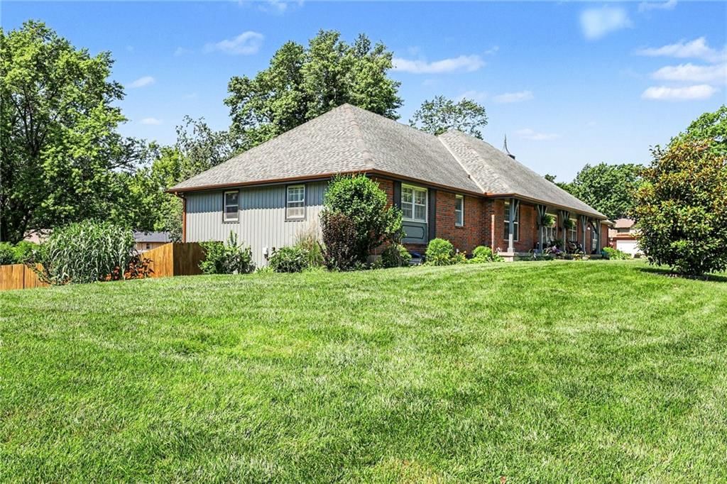 2103 Continental Avenue — photo 38