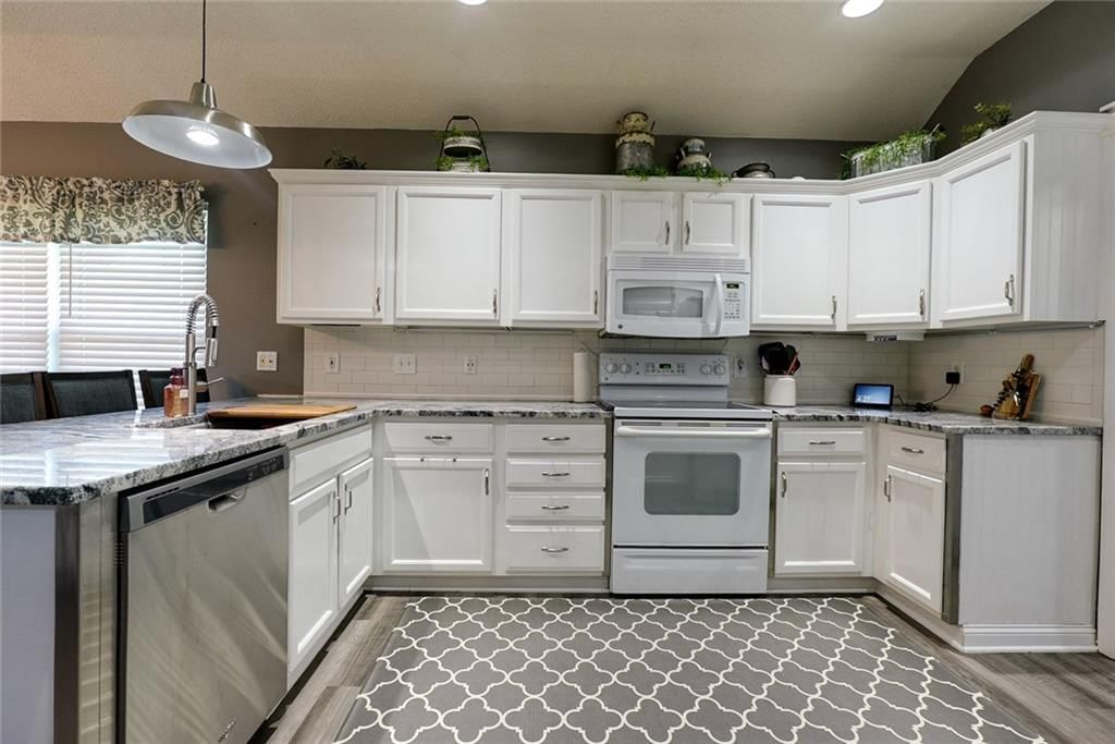 710 SW Brome Drive — photo 5
