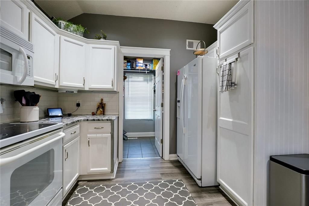 710 SW Brome Drive — photo 6