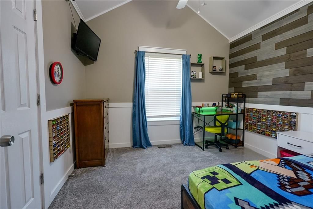 710 SW Brome Drive — photo 16