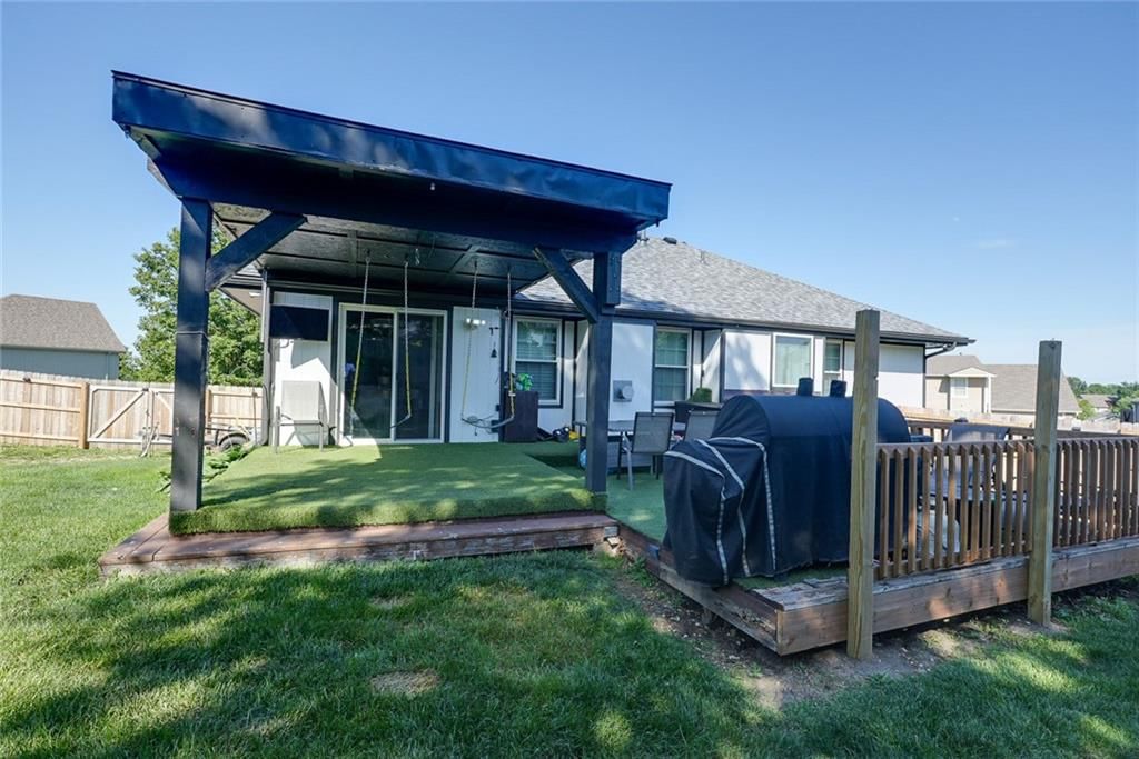 710 SW Brome Drive — photo 35