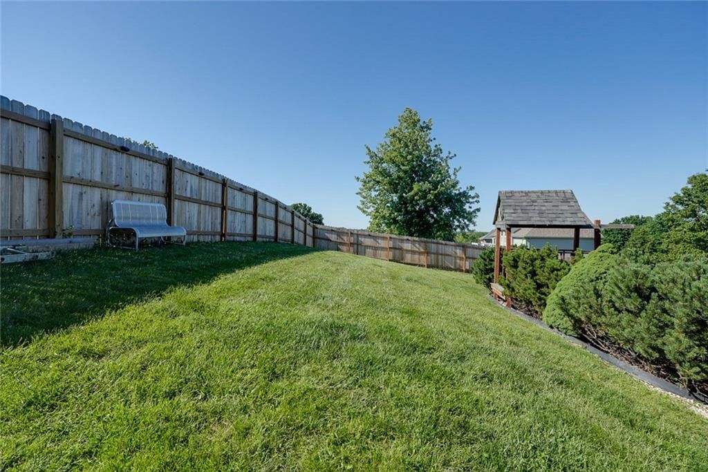 710 SW Brome Drive — photo 36