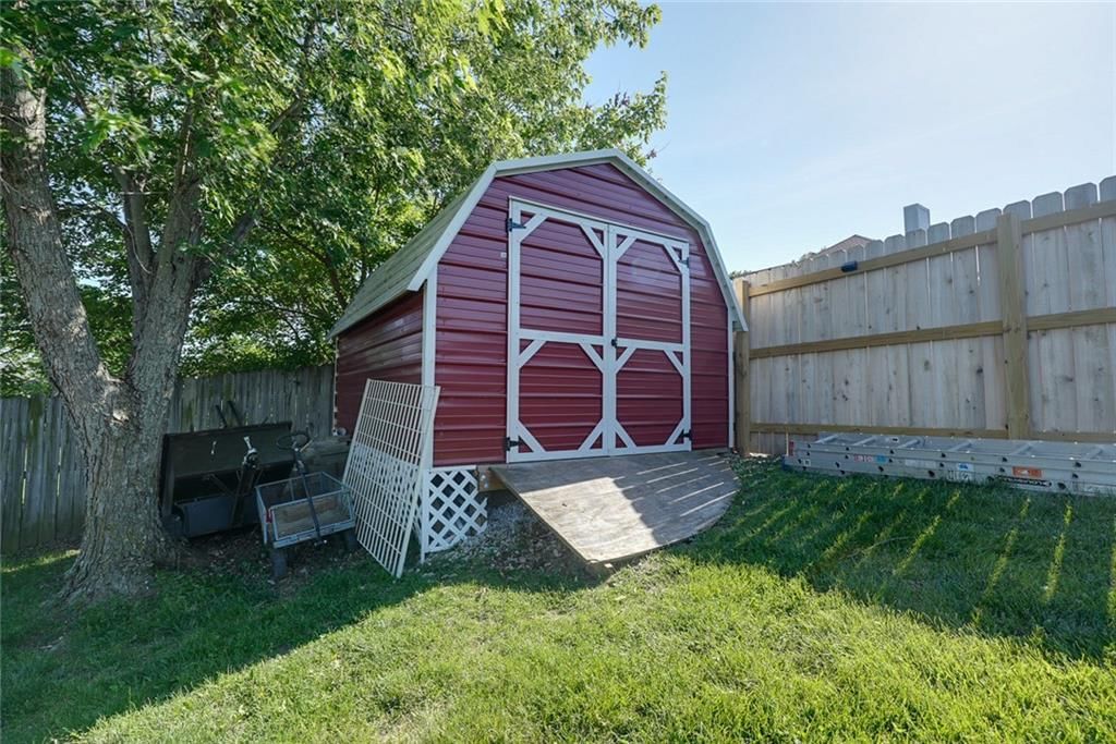 710 SW Brome Drive — photo 37