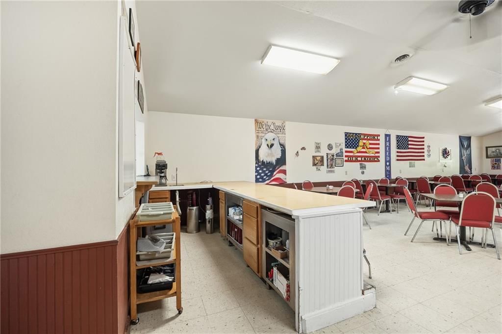 110 Grand Avenue — photo 10