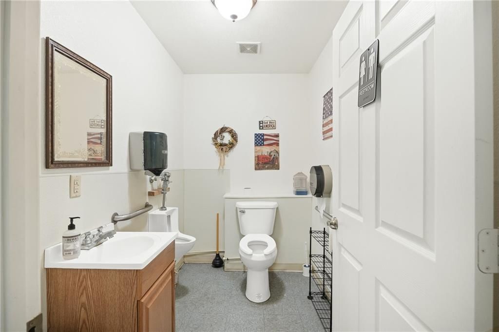 110 Grand Avenue — photo 18