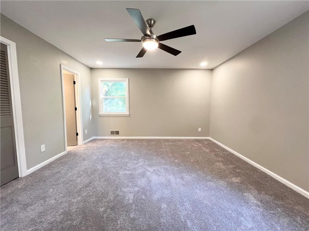 718 NE Mulberry Street — photo 12