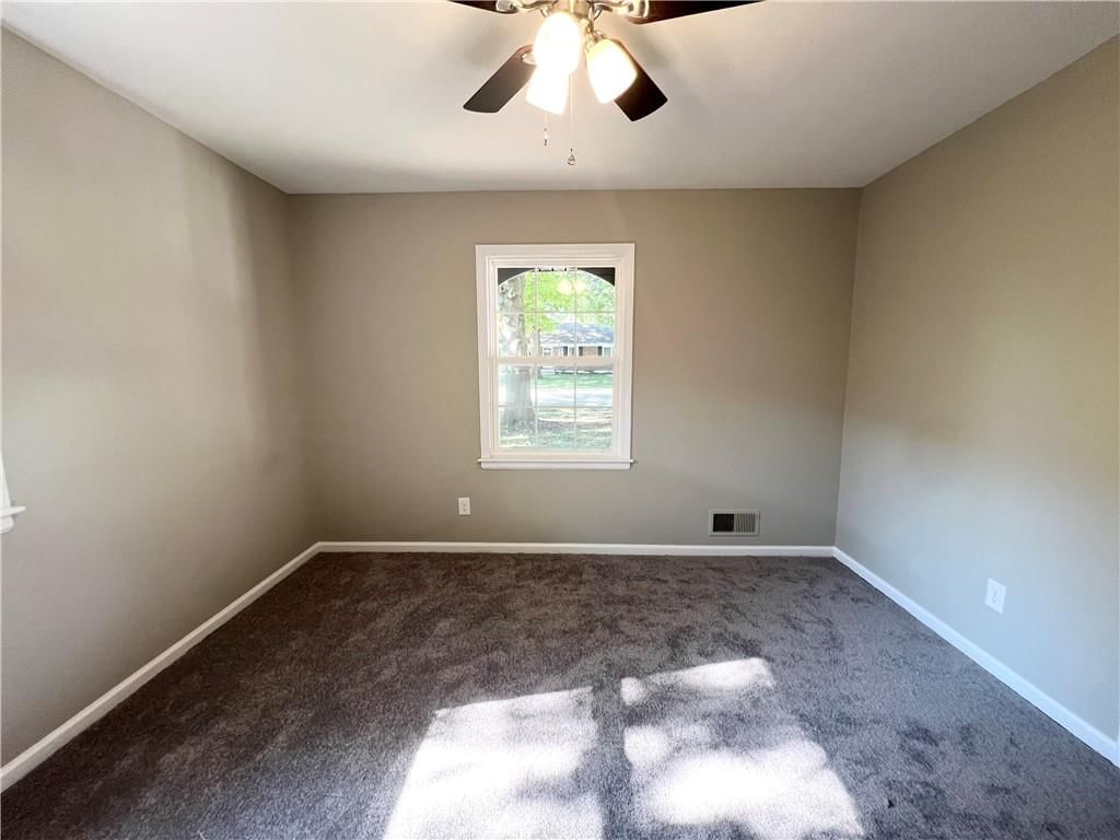 718 NE Mulberry Street — photo 16