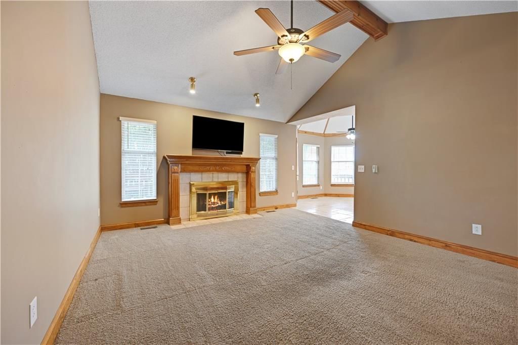 1200 NE COLLEEN Drive — photo 7