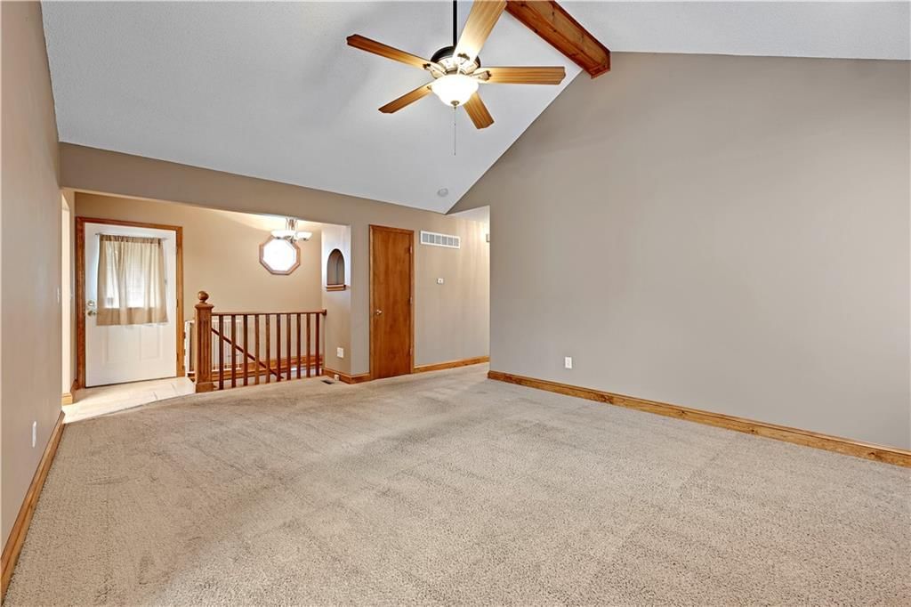 1200 NE COLLEEN Drive — photo 8