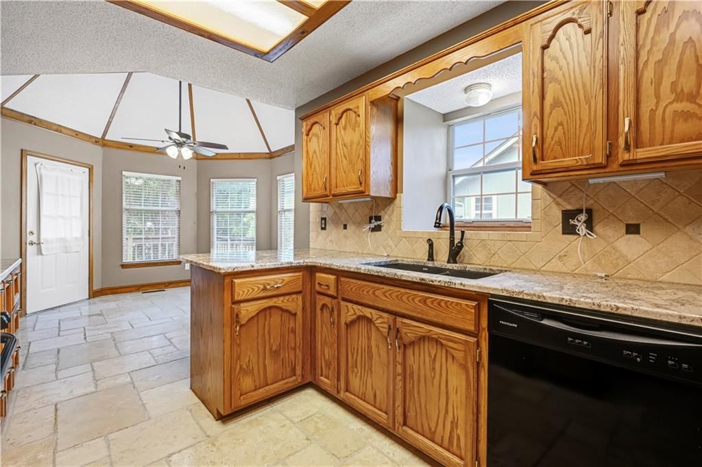 1200 NE COLLEEN Drive — photo 10