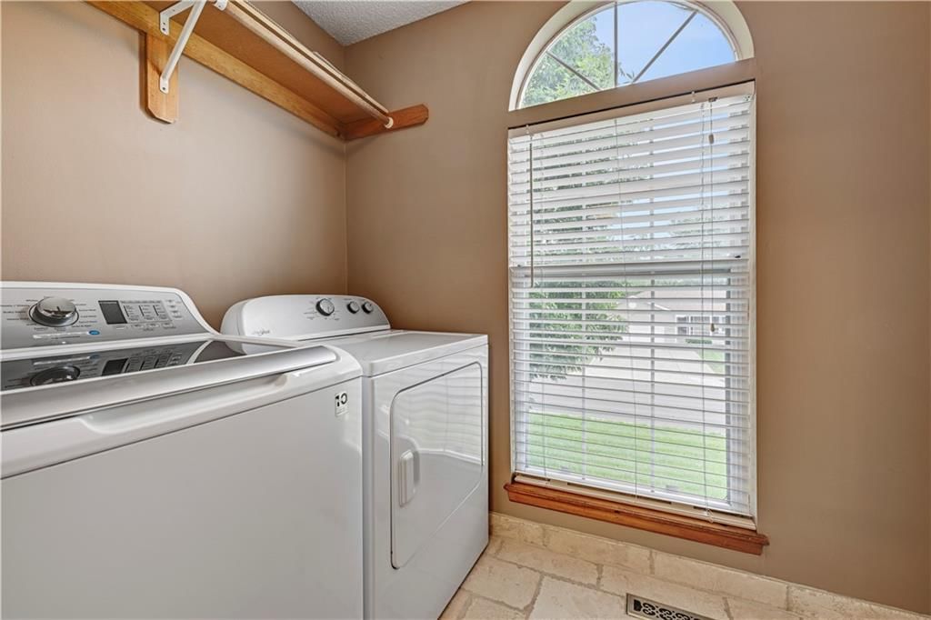 1200 NE COLLEEN Drive — photo 15