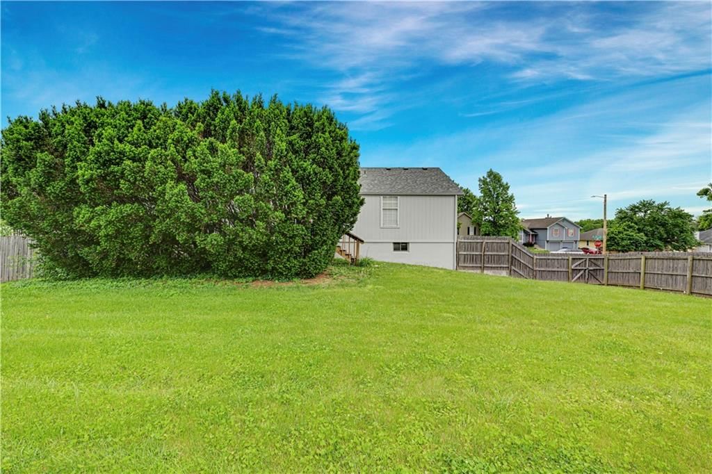 1200 NE COLLEEN Drive — photo 28