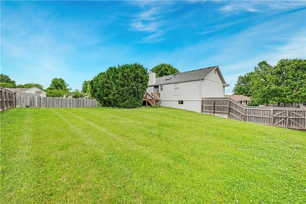 1200 NE COLLEEN Drive — photo 30