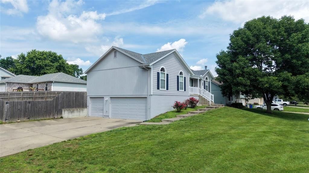1200 NE COLLEEN Drive — photo 31