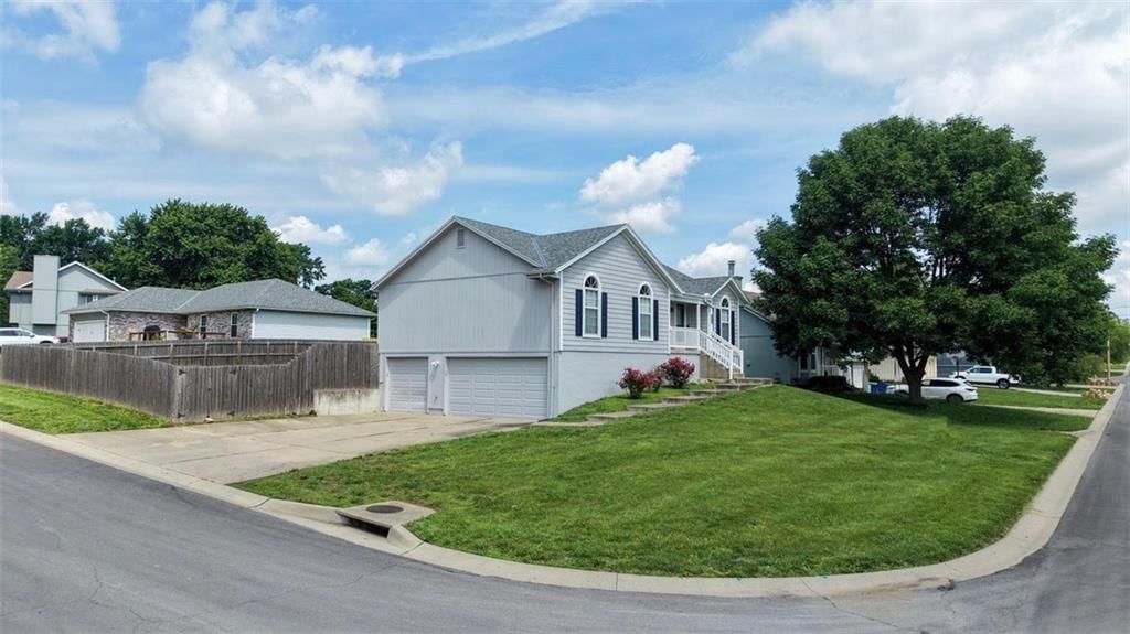 1200 NE COLLEEN Drive — photo 32
