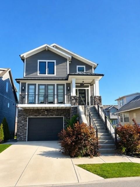 725 W 44th Terrace — photo 1