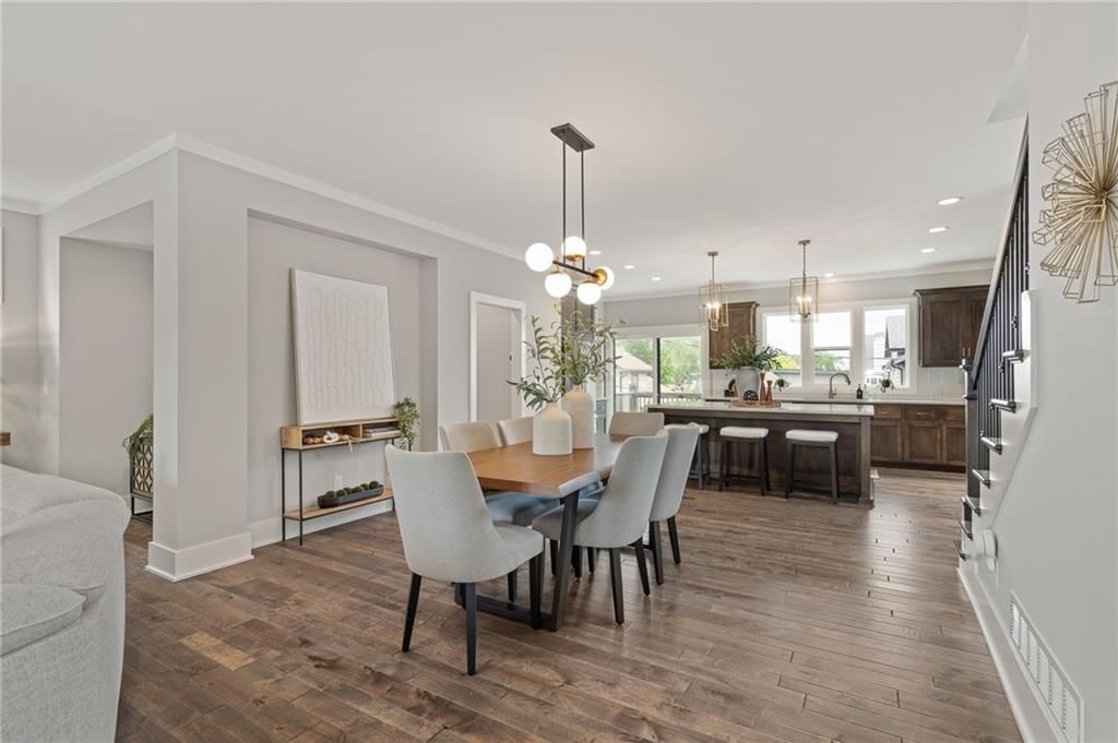 725 W 44th Terrace — photo 14