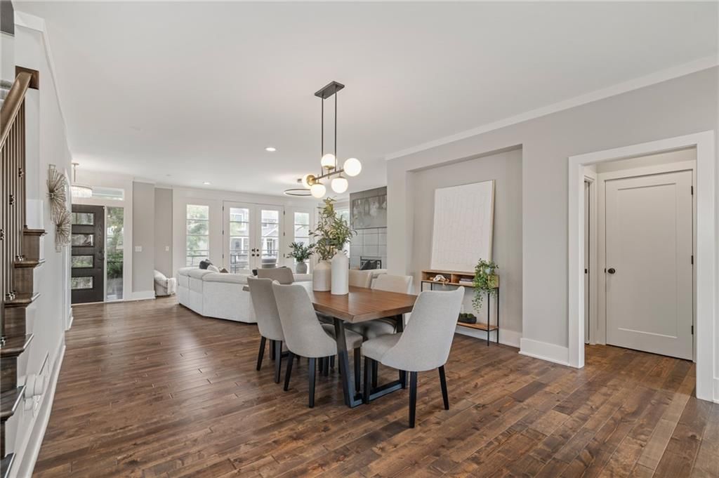 725 W 44th Terrace — photo 15