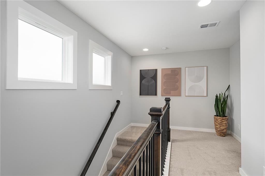725 W 44th Terrace — photo 28