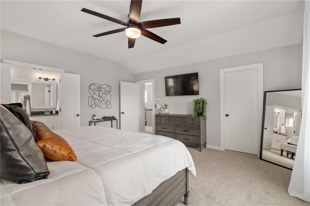 725 W 44th Terrace — photo 31