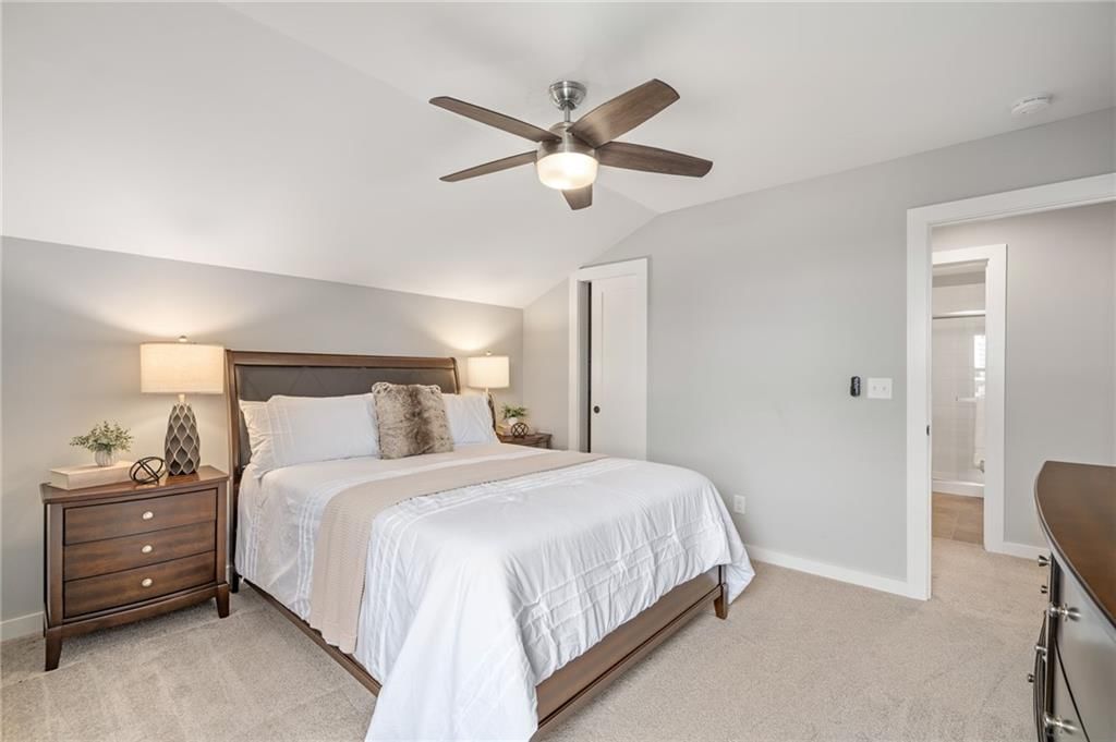 725 W 44th Terrace — photo 38