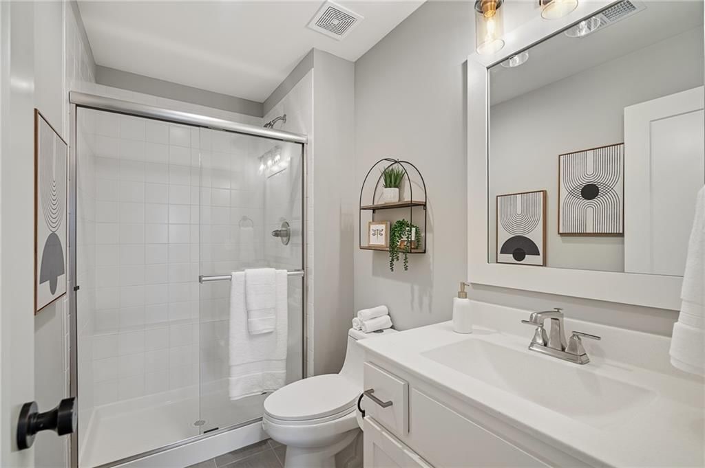 725 W 44th Terrace — photo 40