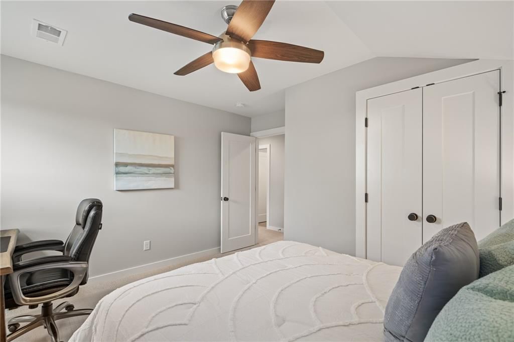 725 W 44th Terrace — photo 42