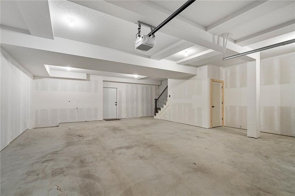 725 W 44th Terrace — photo 44
