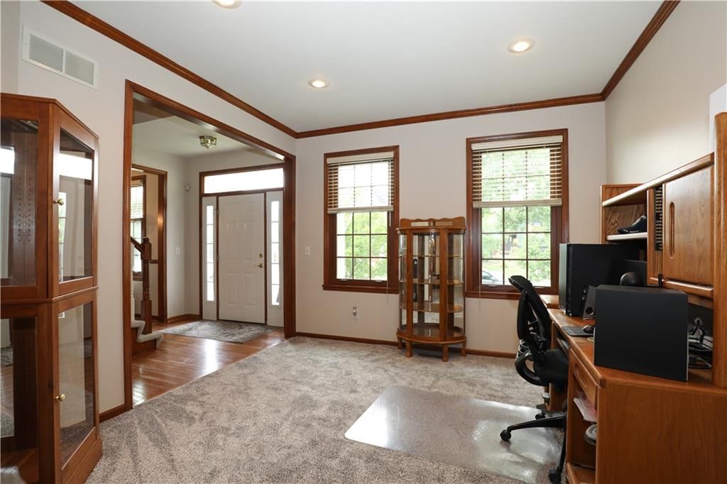 223 W Colleen Court — photo 4