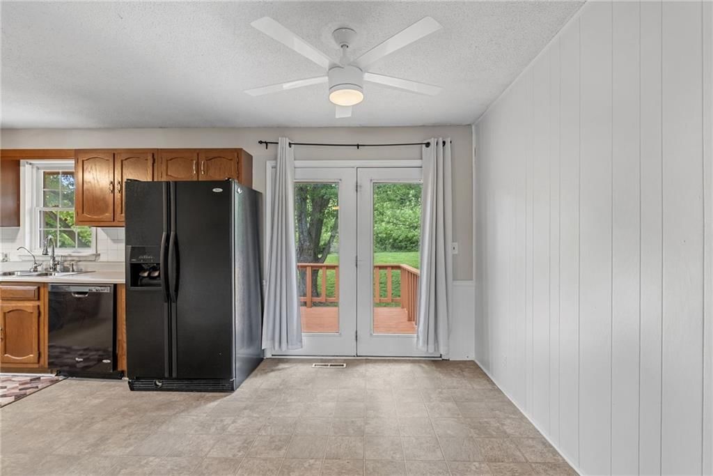 14396 GREENTREE Lane — photo 12