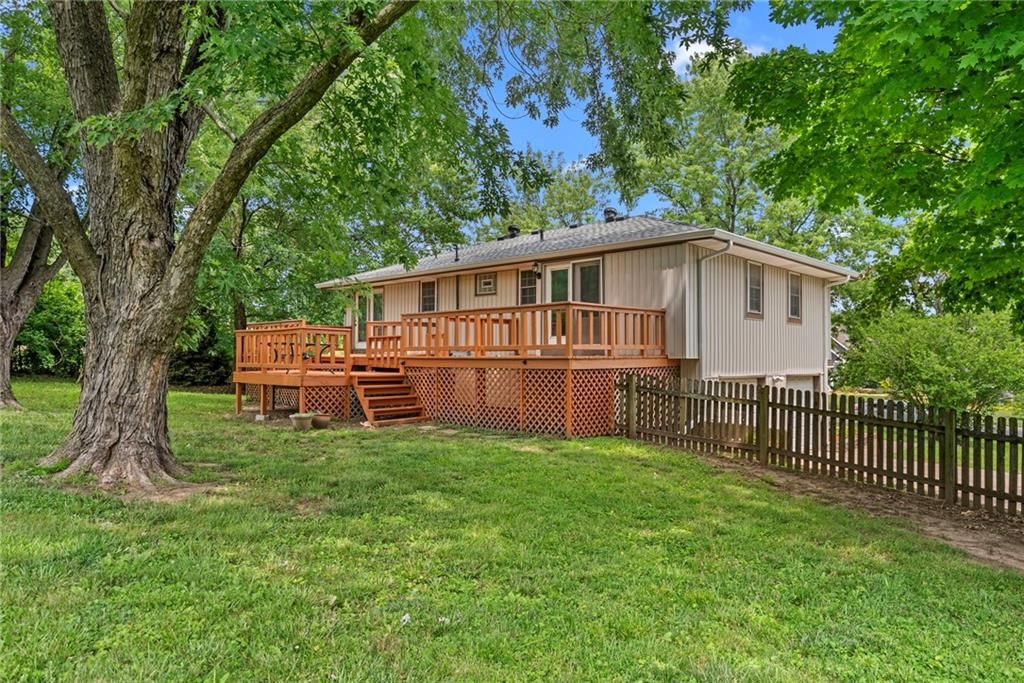 14396 GREENTREE Lane — photo 31