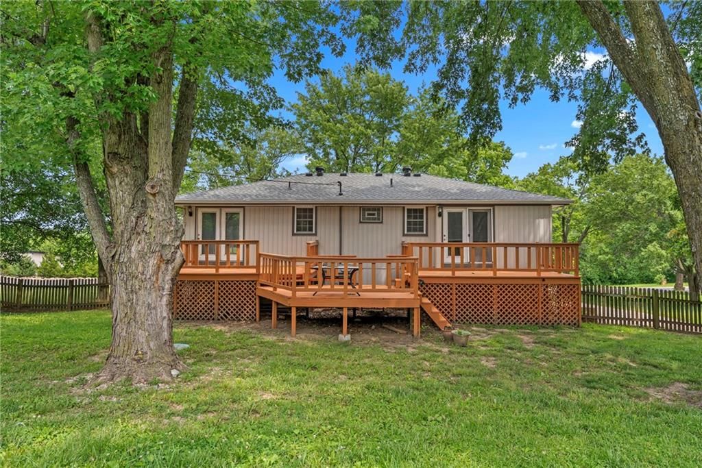 14396 GREENTREE Lane — photo 33