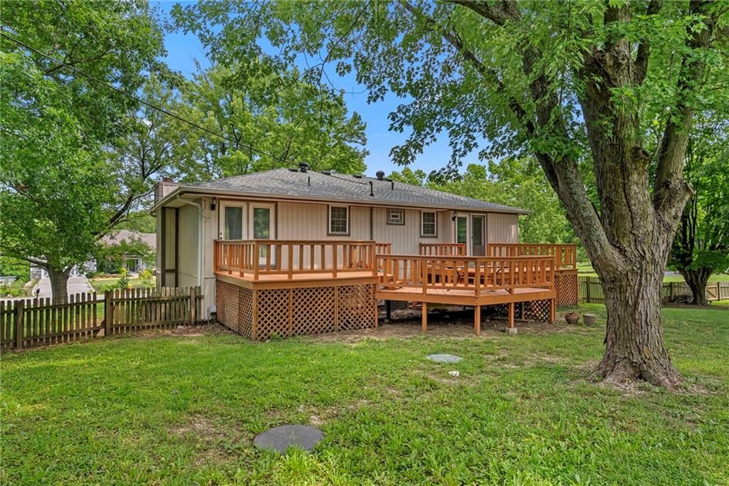 14396 GREENTREE Lane — photo 34